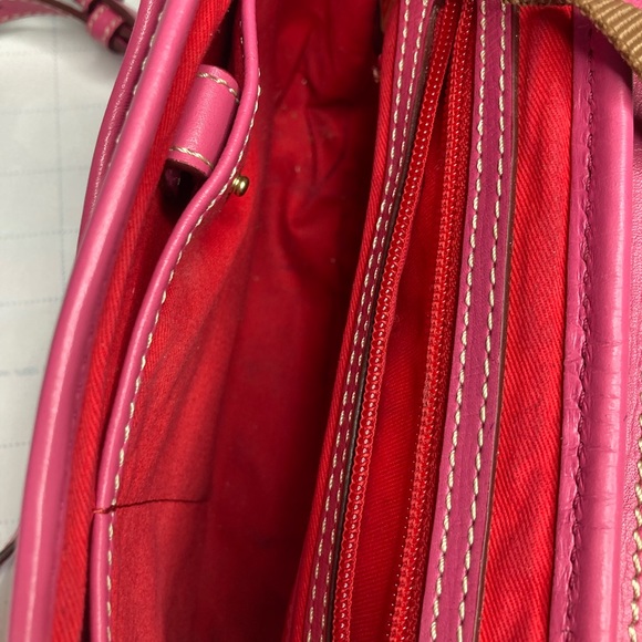 Dooney & Bourke Retro Embossed Pink Safari Crossbody Purse Shoulder Bag - Picture 7 of 16